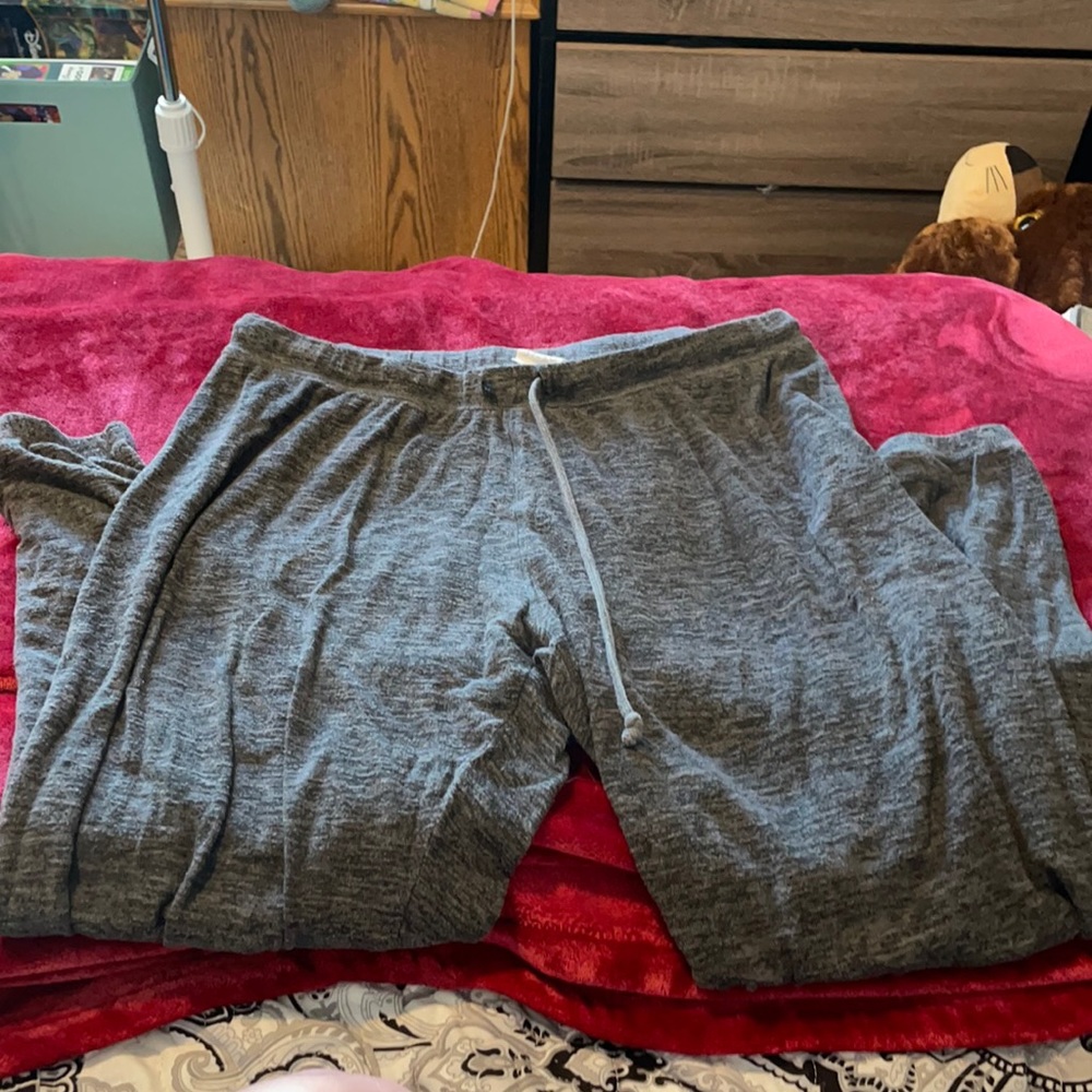 grey jogger sweatpants